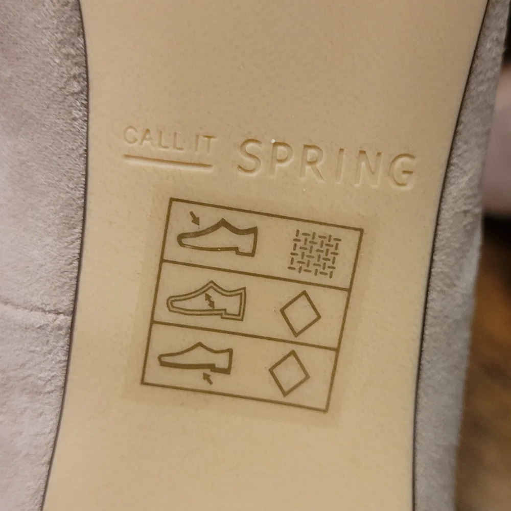 Call it spring suede pump - Picture 7 of 9